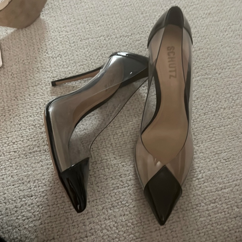Schutz brand black toe pump heels